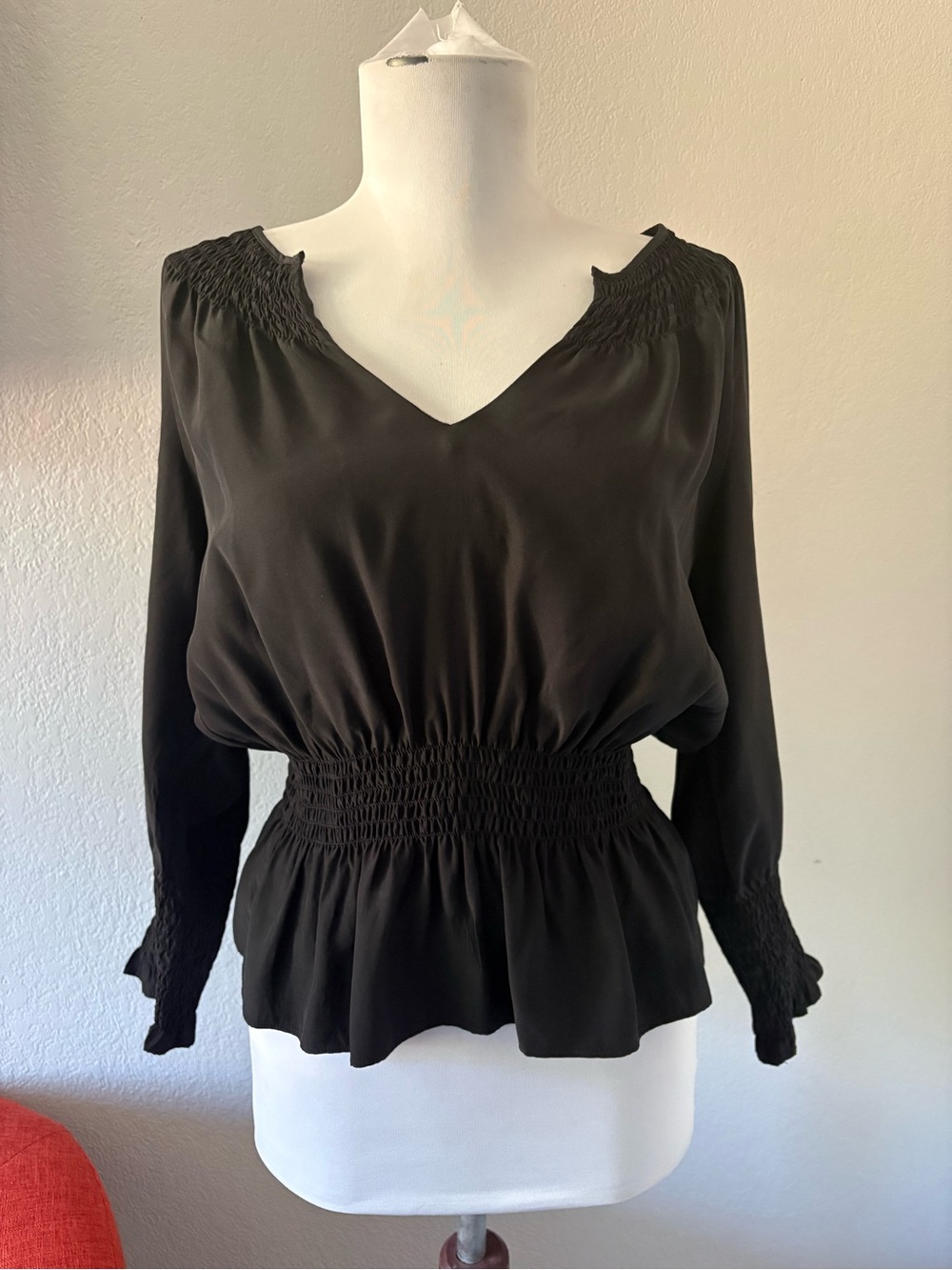 Banana Republic silk boho peplum top
Size M - Picture 2 of 5